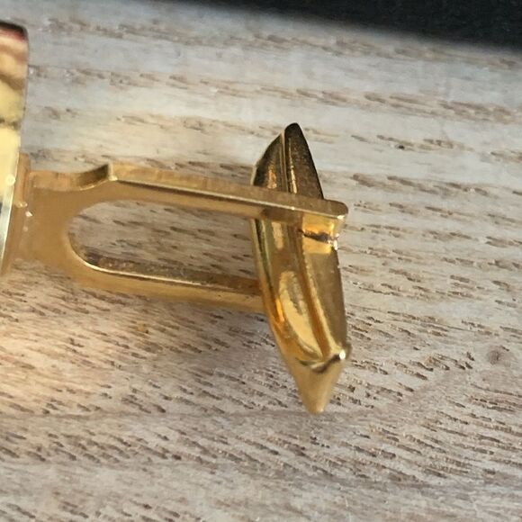 Vintage Equestrian Style Horse & Rider Gold Tone, Red, White & Black Cuff Links - Picture 13 of 16